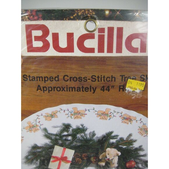 Bucilla Christmas Tree Skirt Kit Stamped Cross Stitch Festive Teddies Bears READ - Picture 4 of 9
